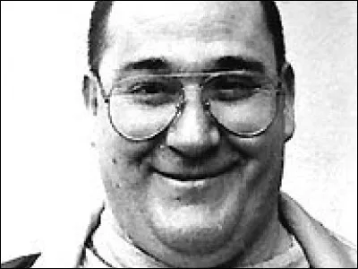 Comment est surnommé Jacques Fruminet : ''Le tueur de ..."