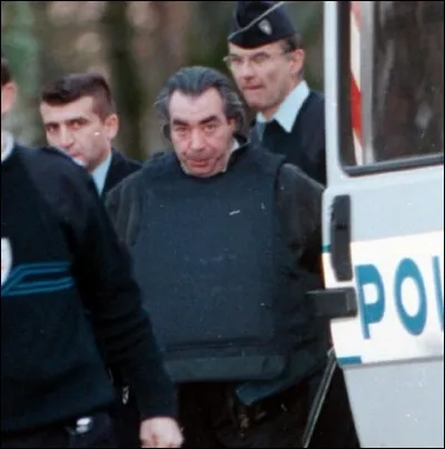 Comment était surnommé Alfredo Stranieri : "Le tueur aux ... " ?