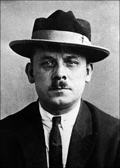 Comment était surnommé Fritz Haarmann, le tueur en série allemand : "Le .... de Hanovre" ?