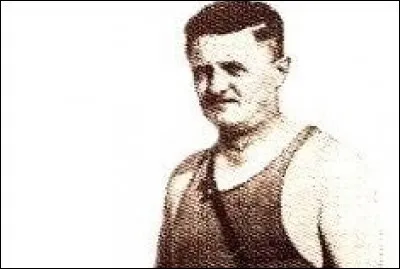 Quel nom d'animal constitue le surnom de Joe Ball : "L'homme ....." ?