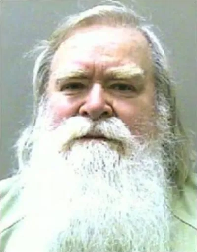 Quelle partie du corps constitue le surnom du tueur Richard Cottingham : "Le meurtrier aux ....." ?