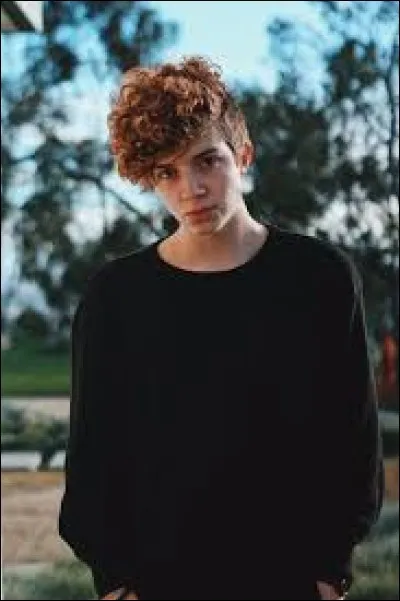 Quel est le nom de sa petite amie actuelle ? ( 2018 )