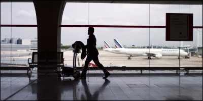 Le Val-d'Oise possède officiellement (mais non géographiquement) un aéroport, quel est son nom ?