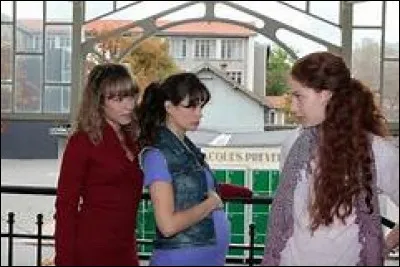 De qui Clem est-elle enceinte ?