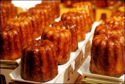 Ce petit gâteau est un délice : croustillant à l'extérieur, fondant à l'intérieur avec un petite touche de rhum. Bref, on en mangerait des tonnes ! Comment s'appellent ces spécialités de Bordeaux ?