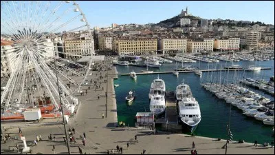 Ce port, porte d'entrée naturelle de l'Europe, est le 1er port français et le 2e de la Méditerranée. C'est un port multi-fonctionnel mais aussi un grand port de croisières : il bénéficie d'une situation géographique privilégiée au coeur de la Méditerranée. 
Plus de 2 millions de voyageurs transitent par le port chaque année. En moins de dix ans, il est devenu le 1er port de croisières de France.