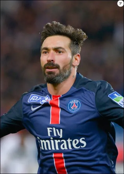 Quel est le surnom du joueur du PSG Ezequiel Lavezzi ?
