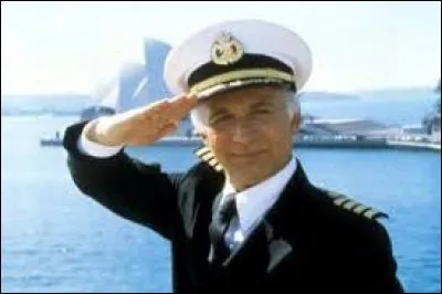 Quel capitaine de fiction a été créé en premier ?