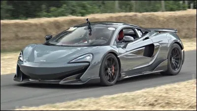 Restons au Royaume-Uni. Passons à une voiture plus sportive. Elle possède beaucoup d'éléments en commun avec la 570S. Quelle est cette voiture ?