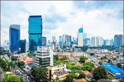 La ville de Jakarta se trouve en Chine.