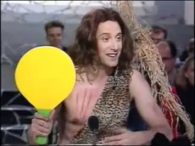 Bomba est un avatar de Tarzan. Il accueillit un sportif né en 1960 à Sedan car son père Zacharie y était footballeur professionnel. Qui était son invité ?