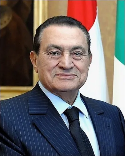 En quelle année Hosni Moubarak fut-il élu président de la République d'Égypte ?