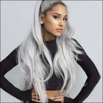 &Agrave; quel &acirc;ge d&eacute;bute-t-elle sa carri&egrave;re ?