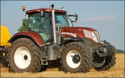 Quelle est la couleur du tracteur New Holland ?