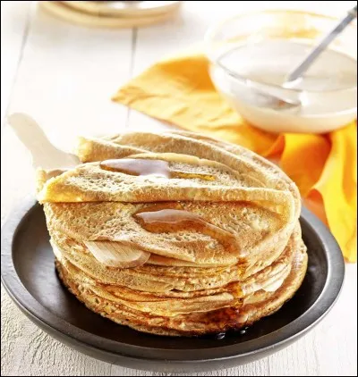 Bien évidemment je ne pouvais pas faire de quizz sur la cuisine bretonne sans parler de l'inconditionnelle crêpe ! Comment s'appelle sa cousine au blé noir ?