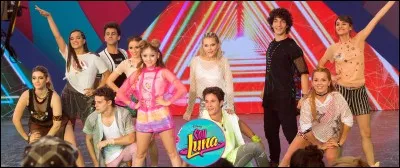 Quelle chanson chantent-ils lors de leur repr&eacute;sentation ?