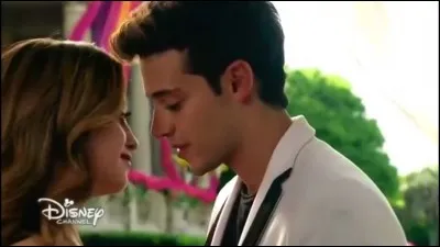 Qui interrompt le baiser Lutteo ?