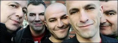 Zebda a sorti ''Tomber la chemise''. Quelle chanteuse voulait tomber la chemise ET le pantalon en 1975 dans sa chanson ''Sans chemise, sans pantalon'' ?