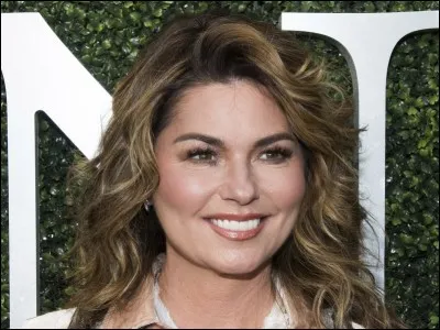 Shania Twain chante ''Man! I Feel Like a Woman! ''. Quel roman a écrit son homonyme écrivain ?
