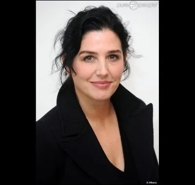 ''Summer Son'' est un titre du groupe Texas. Les membres de ce groupe ont débuté en 1988 dans une ville de leur pays natal : Dundee. Quelle est leur nationalité ?