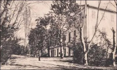 Sur cette même route des vacances, ils longeaient une petite station thermale du nom de ?