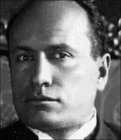 Quel fondateur du fascisme a été fusillé par des partisans en 1945 ?