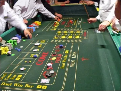 Il peut être humble ou précieux, car l'or et l'argent ne lui font pas peur. Dans tous les cas, il sera un vrai bouclier et il ne vous en voudra pas, même si vous le mettez à l'index. Voyez-vous où il est ?