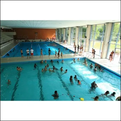 Même si vous pouvez boire dedans, je vous conseille de ne pas la boire complètement sous peine de vous y noyer. Voyez-vous le fond ?