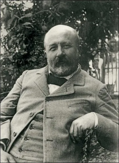 Juin 1916 : L'égyptologue Gaston Maspero a découvert les ''Textes des pyramides'' dans celle d'Ounas sur l'immense site de Saqqarah. Quel pharaon était inhumé dans la célèbre pyramide à degrés qui s'y trouve ?