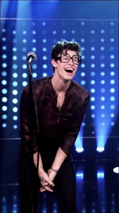 À quel âge a-t-il appris à jouer de la guitare ?