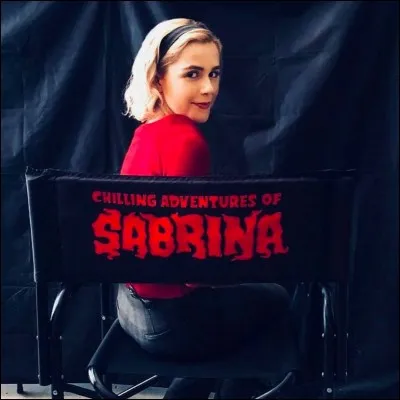 Le jour de son baptême, à ses seize ans, que Sabrina fait-elle ?