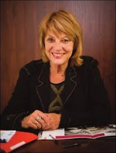 C'est l'une des premières femmes à avoir été la tête d'une importante organisation syndicale : elle a dirigé le SNES (Syndicat national des enseignements de second degré) de 1984 à 1999. C'est :