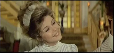 Cette actrice (1945 - 2011), qui a joué dans "les Grandes vacances", dans "Hibernatus", dans la comédie musicale "Hair", c'est :