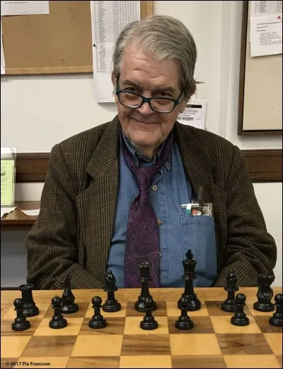 Combien de ses 11 parties William Lombardy a-t-il remportées lors du Championnat du monde junior d'échecs de 1957 ?