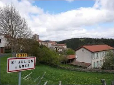 Nous sommes dans l'ancienne région Auvergne à l'entrée de Saint-Julien-d'Ance. Nous sommes dans le département ...