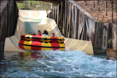 Quel est le nom de cette attraction ouverte en 1999 ?