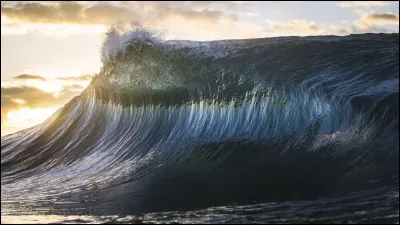Quel fut la hauteur du megatsunami provoqué par un glissement de terrain dans la baie Lituya en Alaska ?