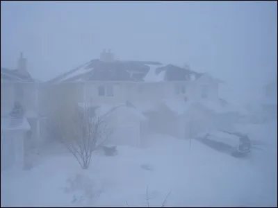 Dans quel pays le blizzard de février 1972, composé d'une série de tempêtes de neige, a-t-il causé la mort d'environ 4 000 personnes et rayé de la carte 200 villages ?