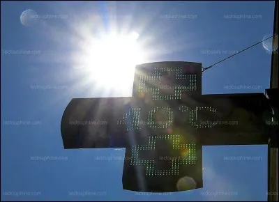 En quelle année eut lieu la canicule européenne marquée par de nombreux records de température et par le décès de 70 000 personnes ?