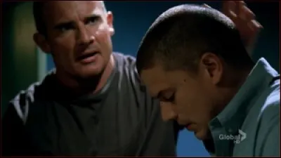 Quel âge a Scofield lorsqu'il commence à saigner du nez ?