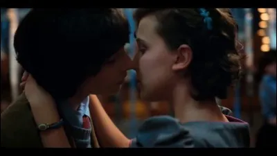 Dans ''Stranger Things'' qui est l'actrice qu'il a embrassée ?