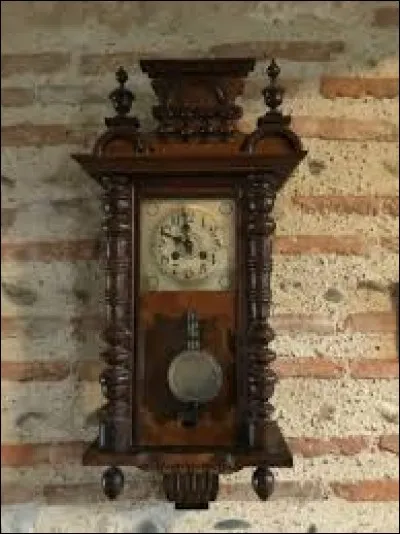 Dans lequel de ces contes, l'enchantement est-il rompu à minuit ?