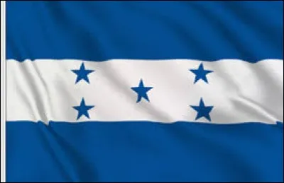 Quel pays d'Amérique centrale s'inclina 0-3 lors du premier match contre les Bleus ?