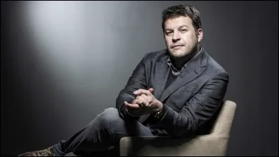 Quel est le nom du livre de Guillaume Musso, dont le h&eacute;ros est un &eacute;crivain connu pour sa trilogie nomm&eacute;e "La Compagnie des anges" ?