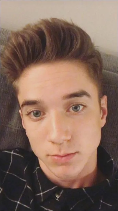 Lors d'une interview, il a confié que s'il pouvait parler une autre langue ce serait...