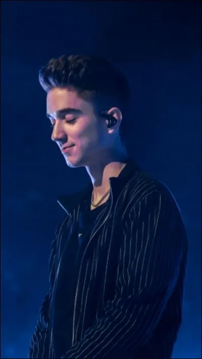 Il sait jouer de plusieurs instruments, combien ?