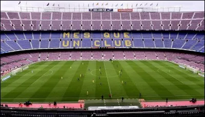 Comment s'appelle le stade du FC Barcelone ?