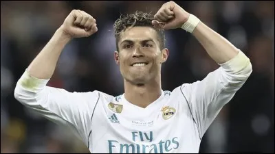 Quel est le premier club dans lequel Cristiano Ronaldo a signé un contrat professionnel ?