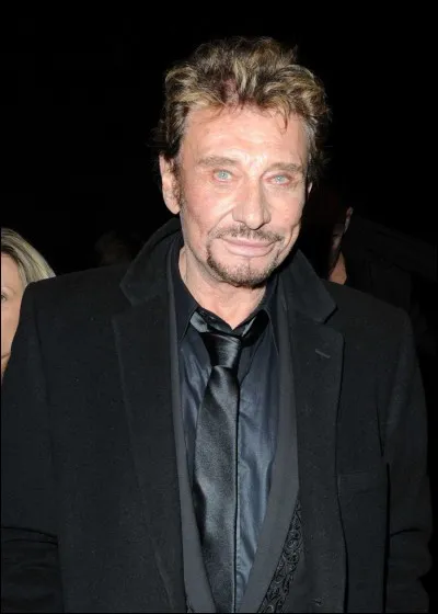 Le vrai nom de Johnny Hallyday est Jean-Phillipe Smet.