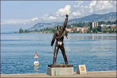 À Montreux, en Suisse, existe une statue érigée en hommage à Freddie Mercury.